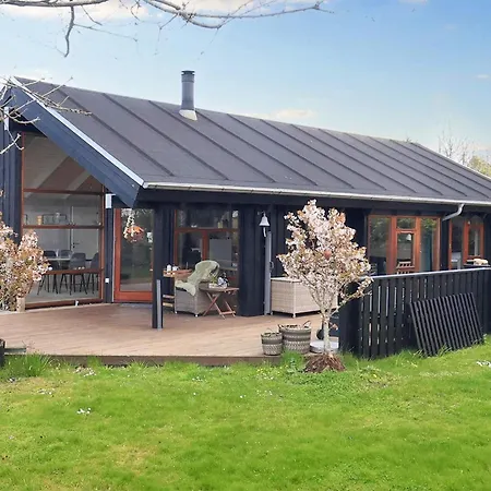 6 Person Holiday In *