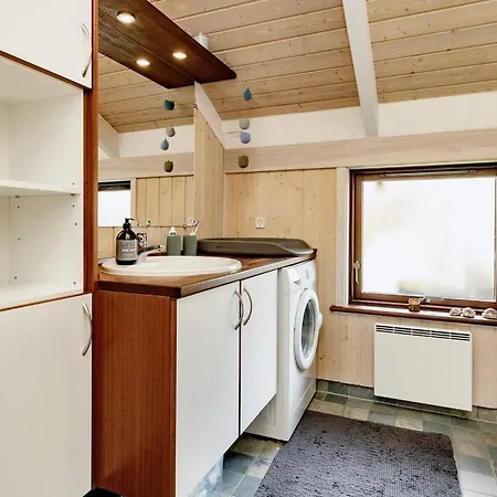 6 Person Holiday In
